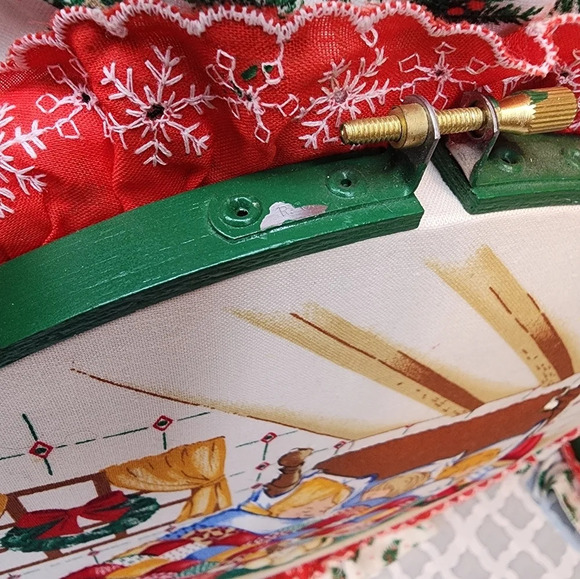 Vintage Christmas Round Embroidery Hoop Wall Hanging Set of 2 Santa Tree Kids - Picture 6 of 10